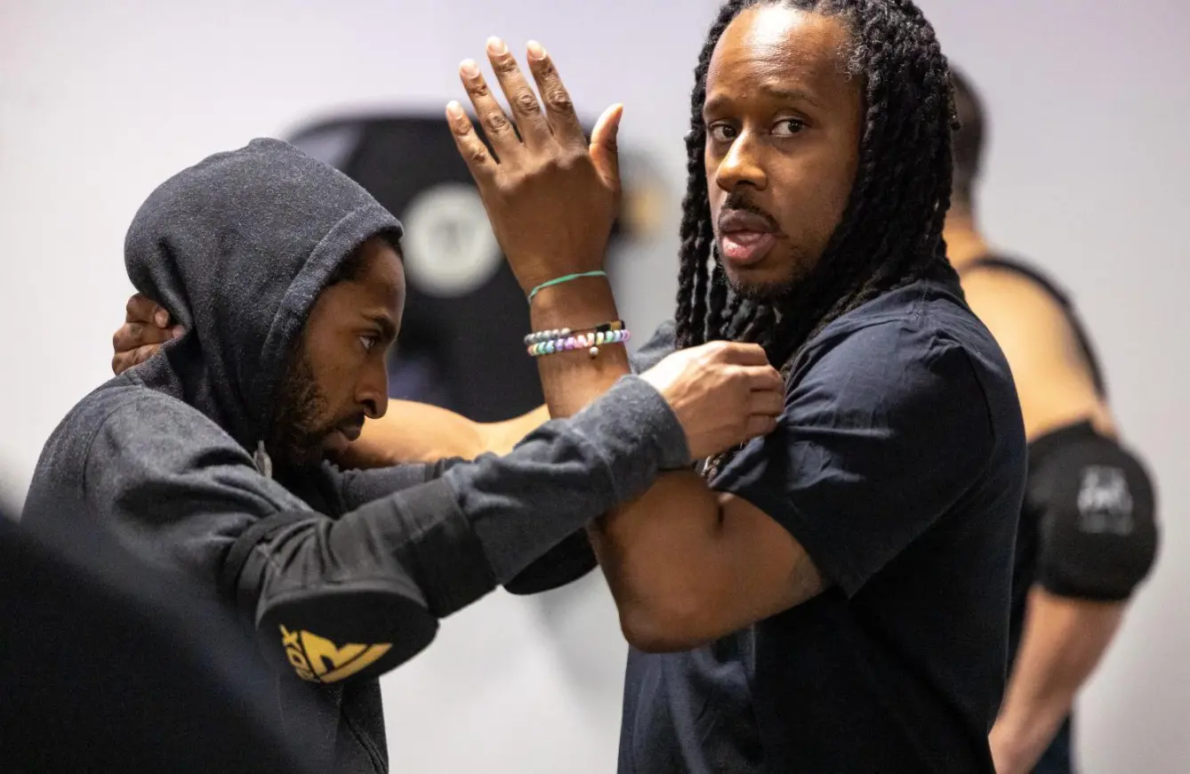 With Muay Thai classes led by cool-hearted instructors, students can train at their own pace, enjoy heavy bag work, and experience the true art of Muay Thai through spiritual conditioning, fitness building, and a great workout that’s so much fun!